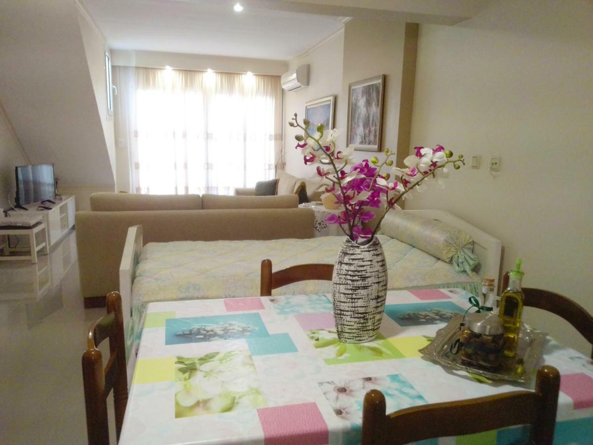 Maria'S Garden House Apartment Флогита Екстериор снимка